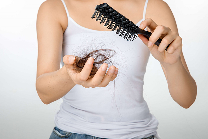 Rụng tóc nhiều là thiếu chất gì?