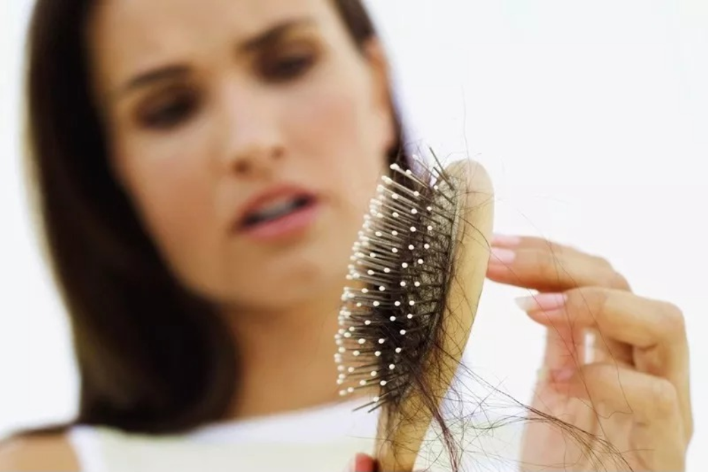 Những loại vitamin và dưỡng chất nào giúp chống rụng tóc?